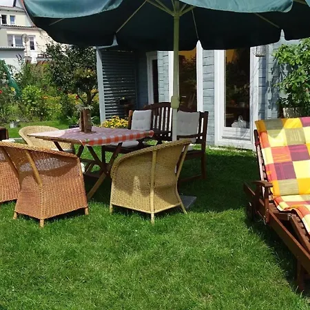Apartamento Gemuetliches Dachgeschoss-apartement Mit Seeblick Und Grossem Garten Am Wasser